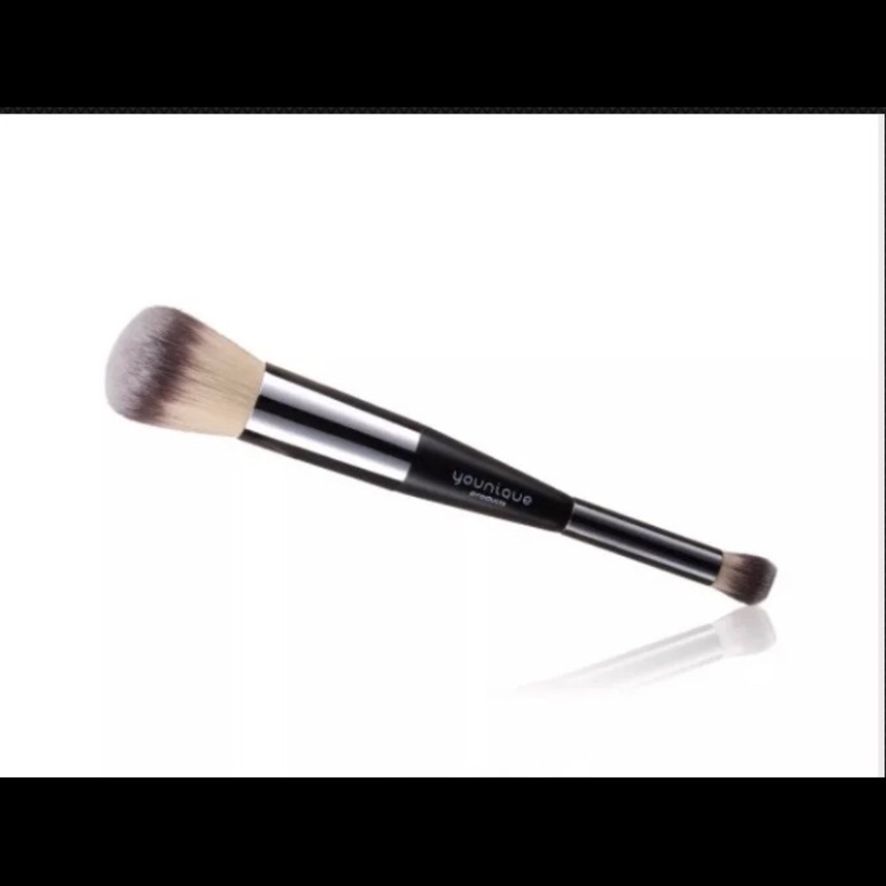 New Younique Powder Concealer Brush